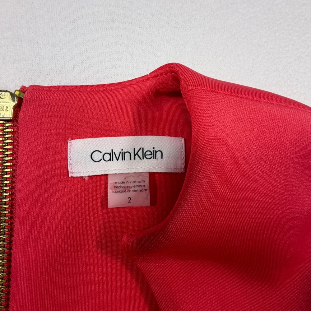 Calvin Klein Red Sleeveless Notched Neck Sheath Dress Size 2 Exposed Gold Zipper - Picture 5 of 7